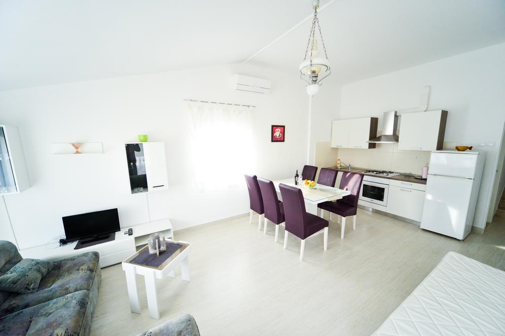 Apartments Valentina Petrčane Exterior foto