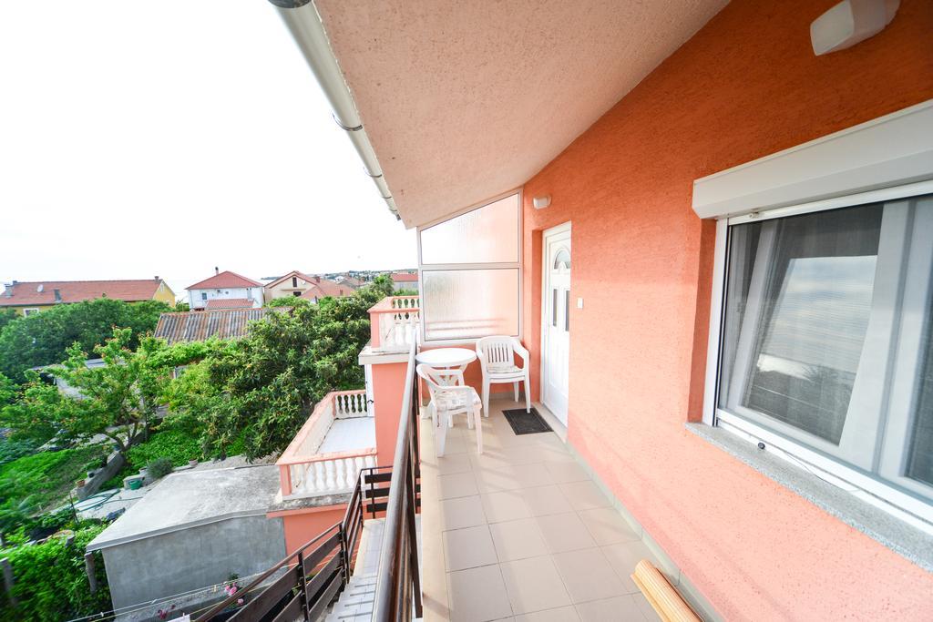Apartments Valentina Petrčane Exterior foto