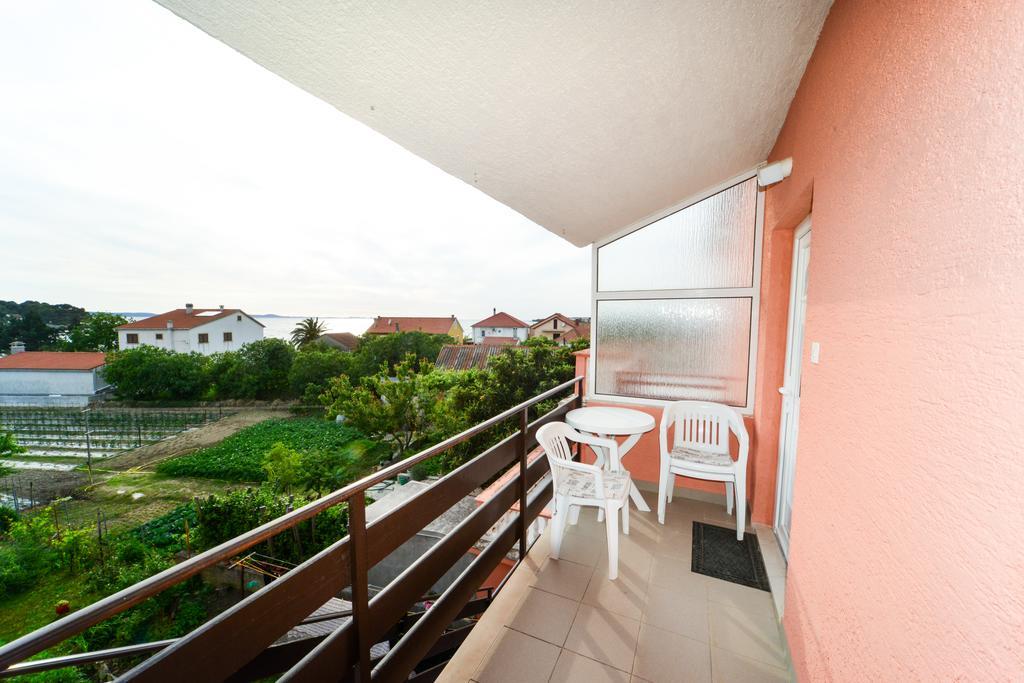 Apartments Valentina Petrčane Exterior foto