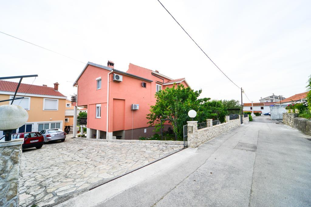 Apartments Valentina Petrčane Exterior foto