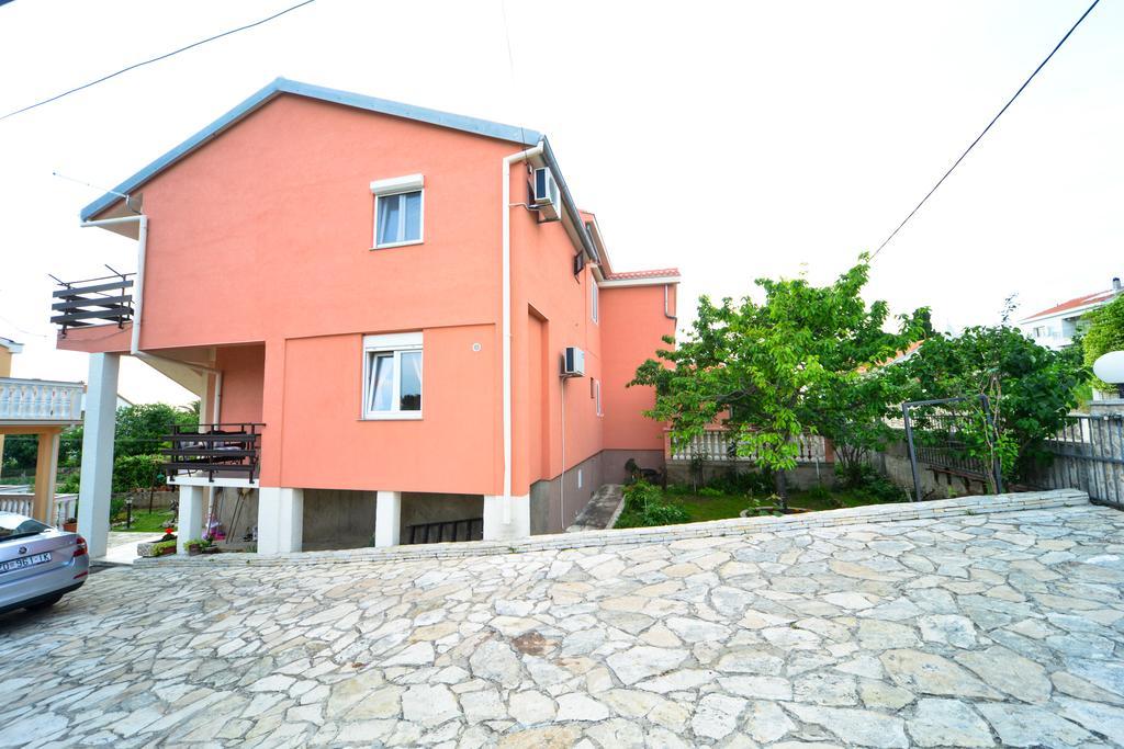 Apartments Valentina Petrčane Exterior foto