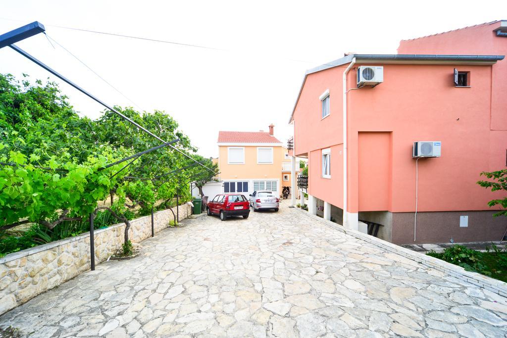 Apartments Valentina Petrčane Exterior foto
